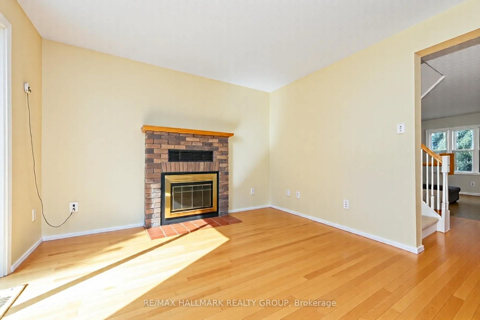 Photo 17 of 1414 Eastcliffe Way, Ottawa, Pineview — HOMEH