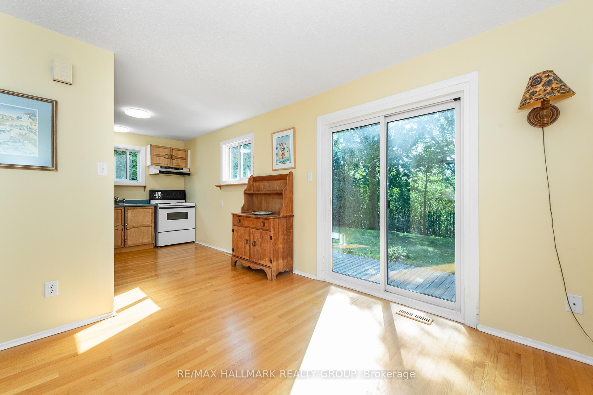 Photo 15 of 1414 Eastcliffe Way, Ottawa, Pineview — HOMEH