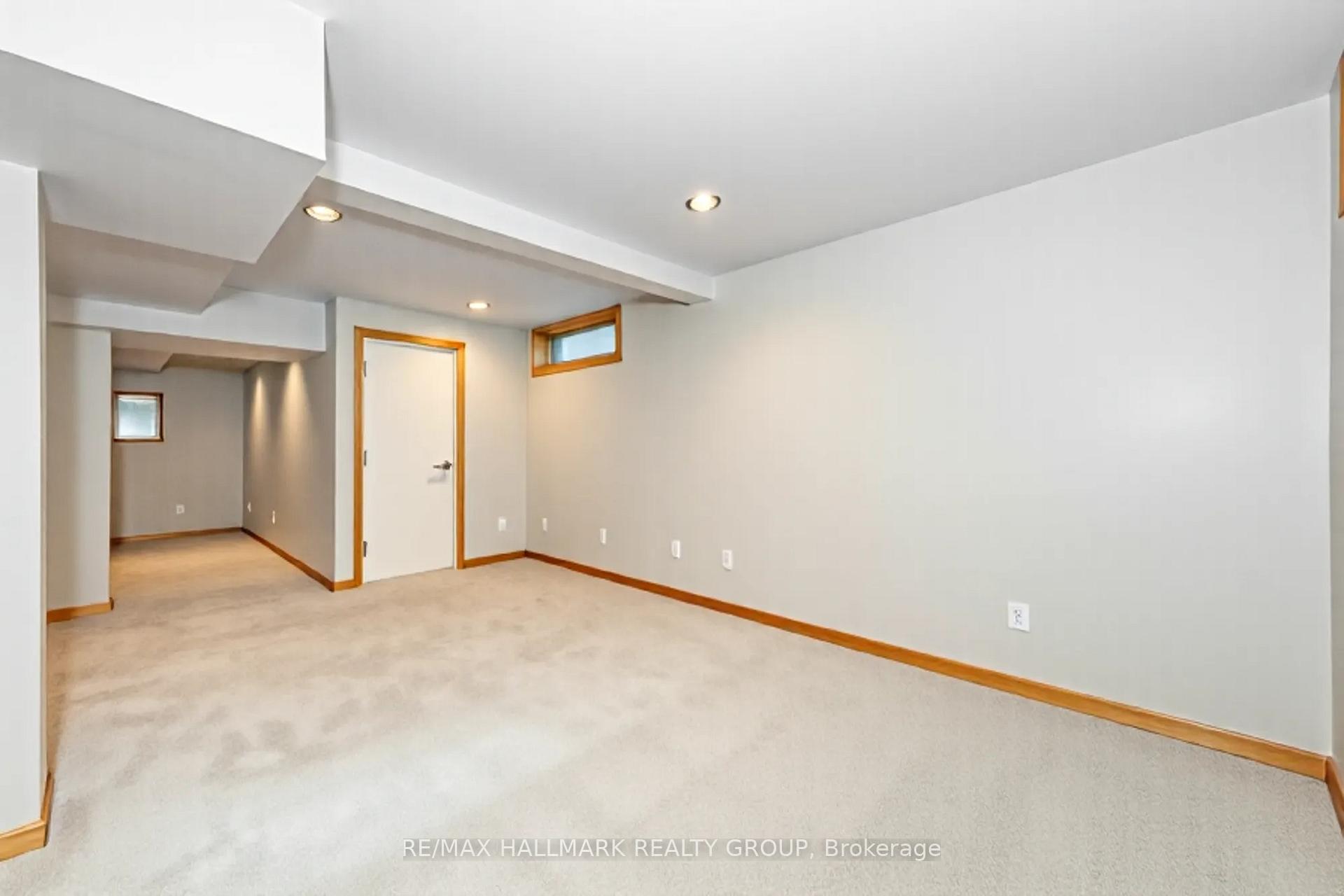 Photo 36 of 1414 Eastcliffe Way, Ottawa, Pineview — HOMEH