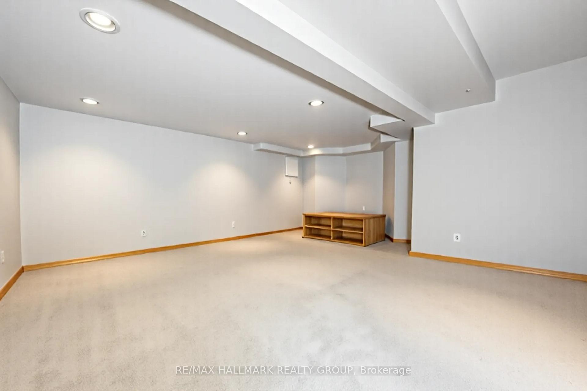 Photo 32 of 1414 Eastcliffe Way, Ottawa, Pineview — HOMEH