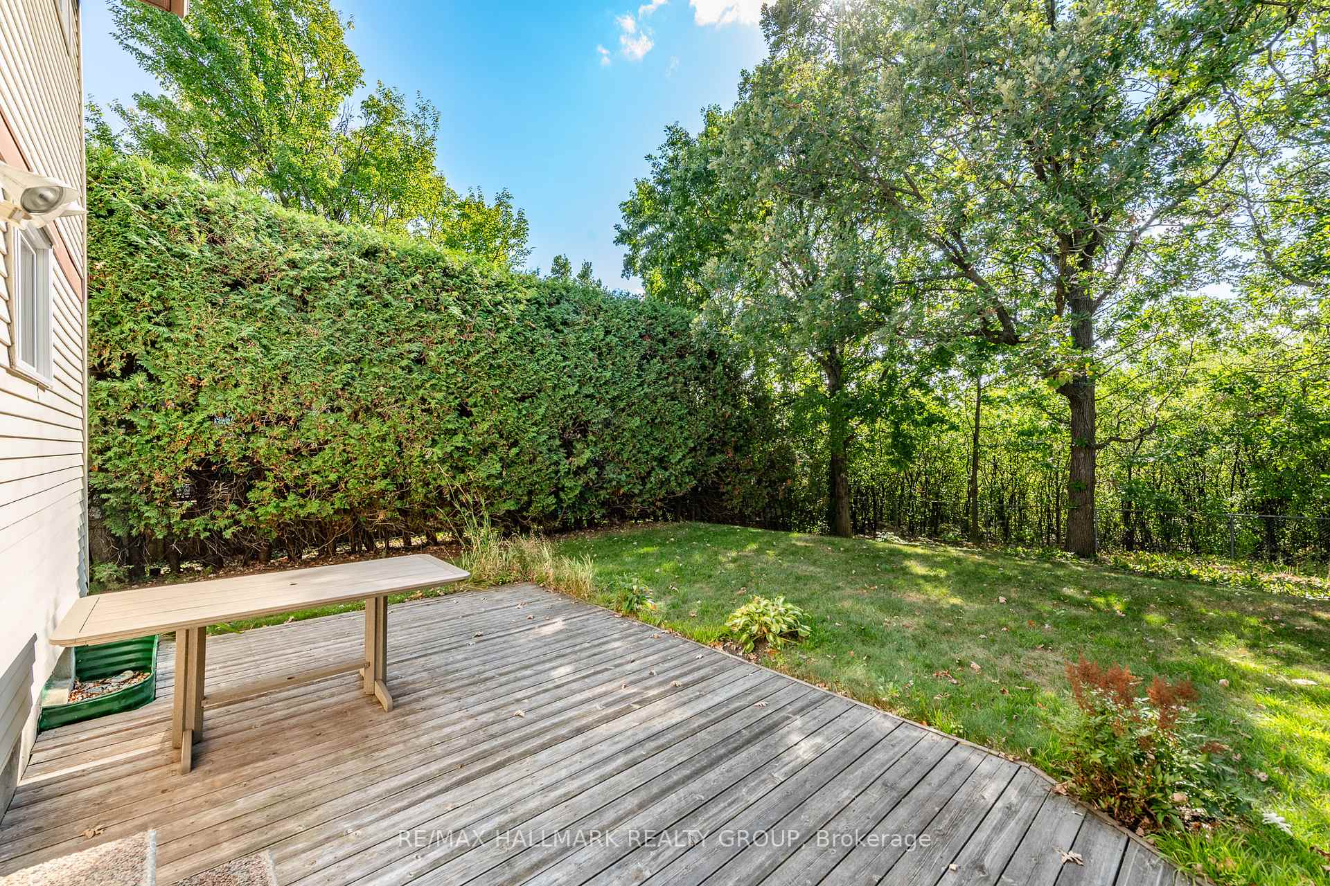 Photo 34 of 1414 Eastcliffe Way, Ottawa, Pineview — HOMEH