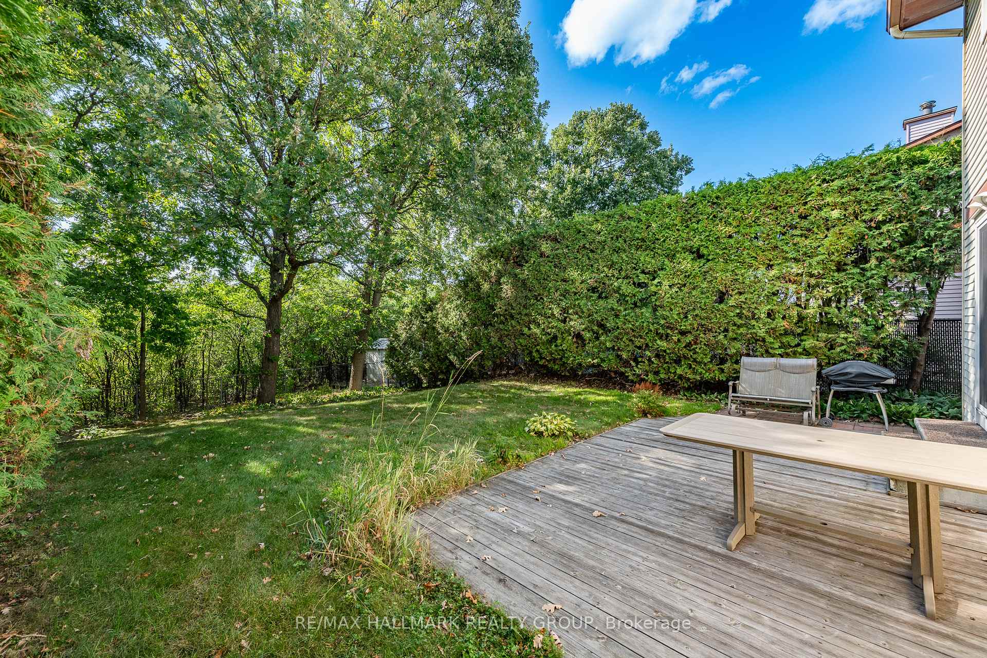 Photo 37 of 1414 Eastcliffe Way, Ottawa, Pineview — HOMEH