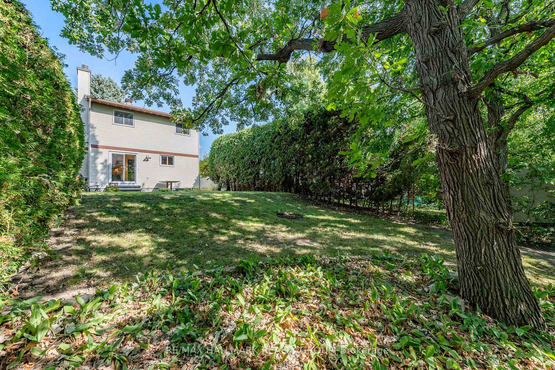 Photo 38 of 1414 Eastcliffe Way, Ottawa, Pineview — HOMEH
