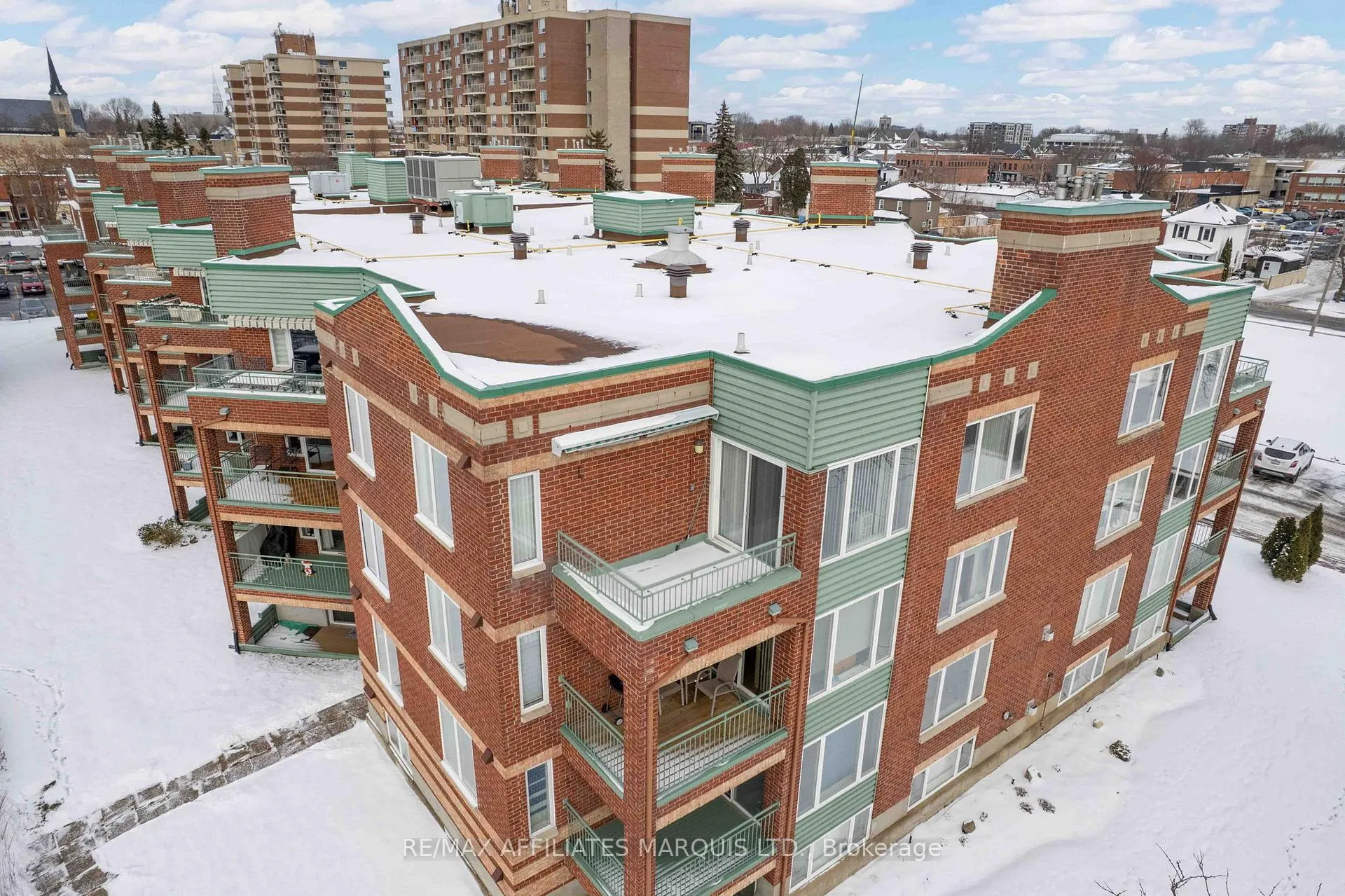 Photo 2 of Unit 411, 121 Water Street W, Cornwall — HOMEH