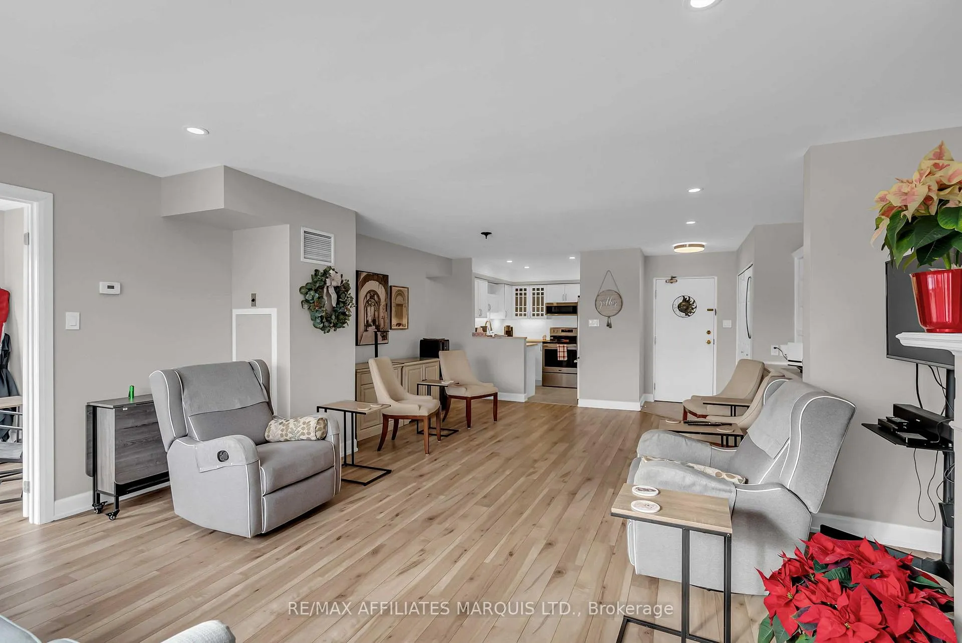Photo 13 of Unit 411, 121 Water Street W, Cornwall — HOMEH