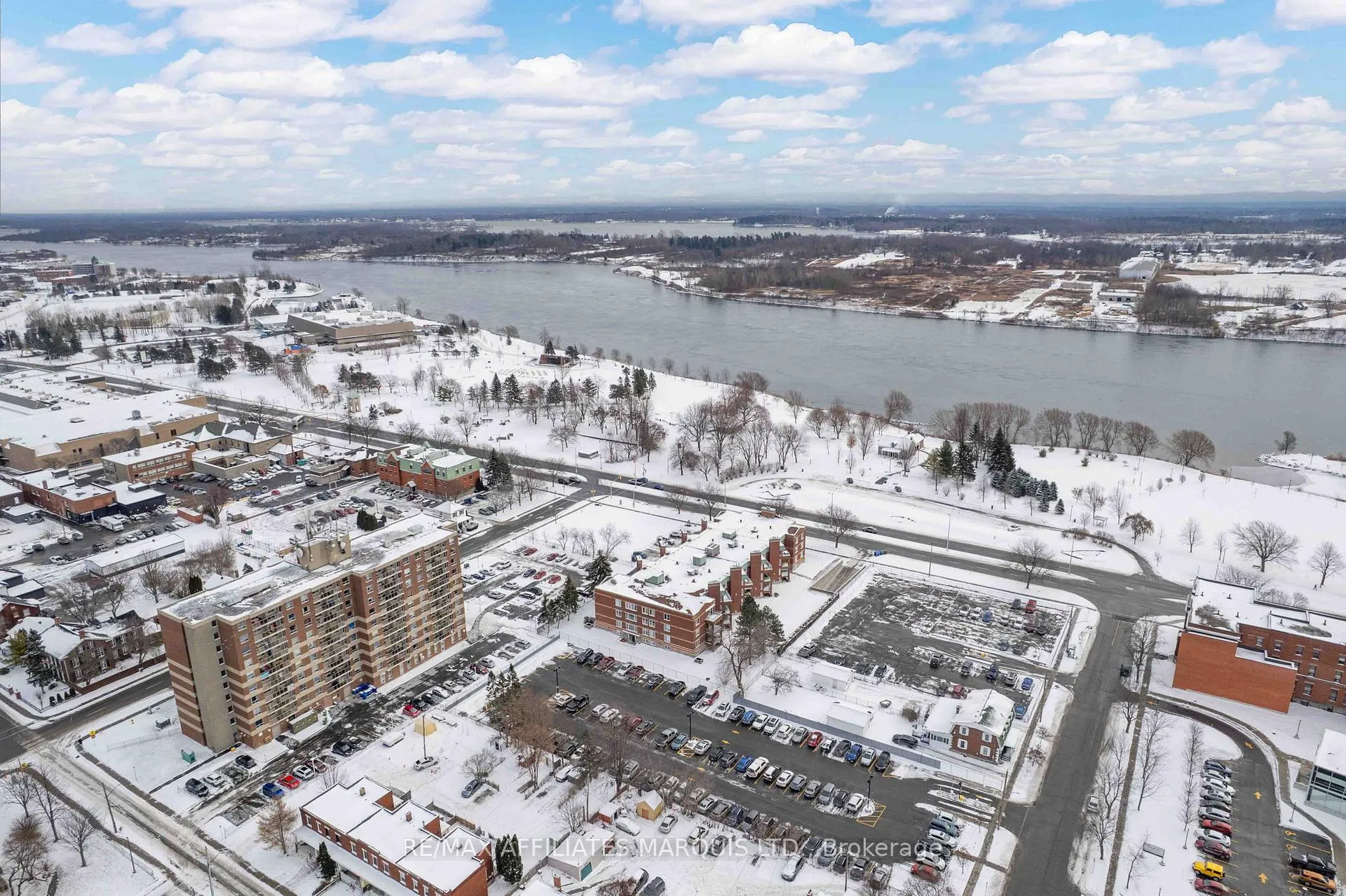 Photo 39 of Unit 411, 121 Water Street W, Cornwall — HOMEH