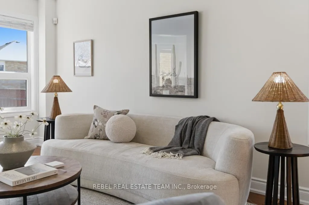 Photo 6 of 11 Booth Crescent, Ajax, Central — HOMEH