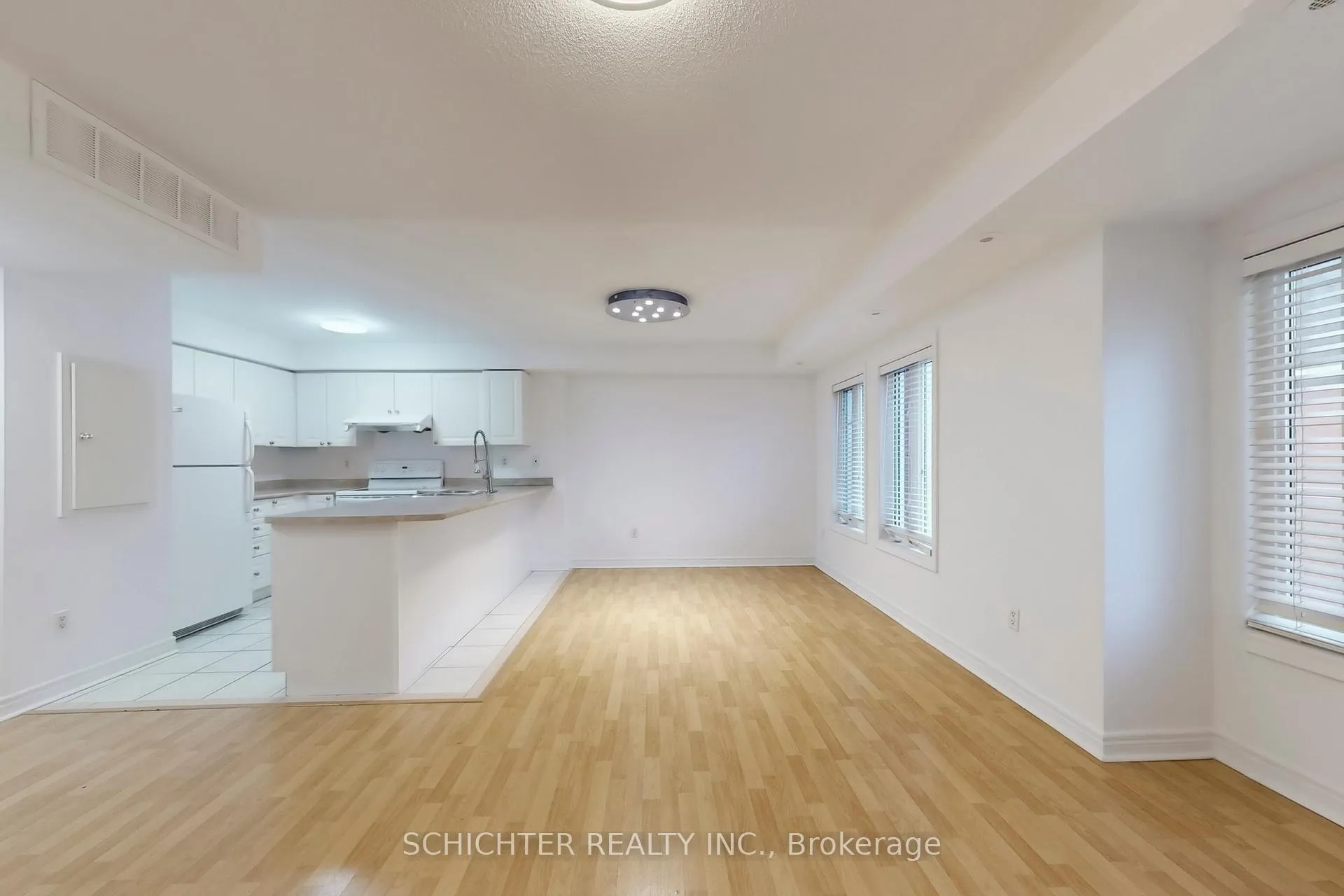 Photo 4 of Unit 296, 306 John Street, Markham, Aileen-Willowbrook — HOMEH
