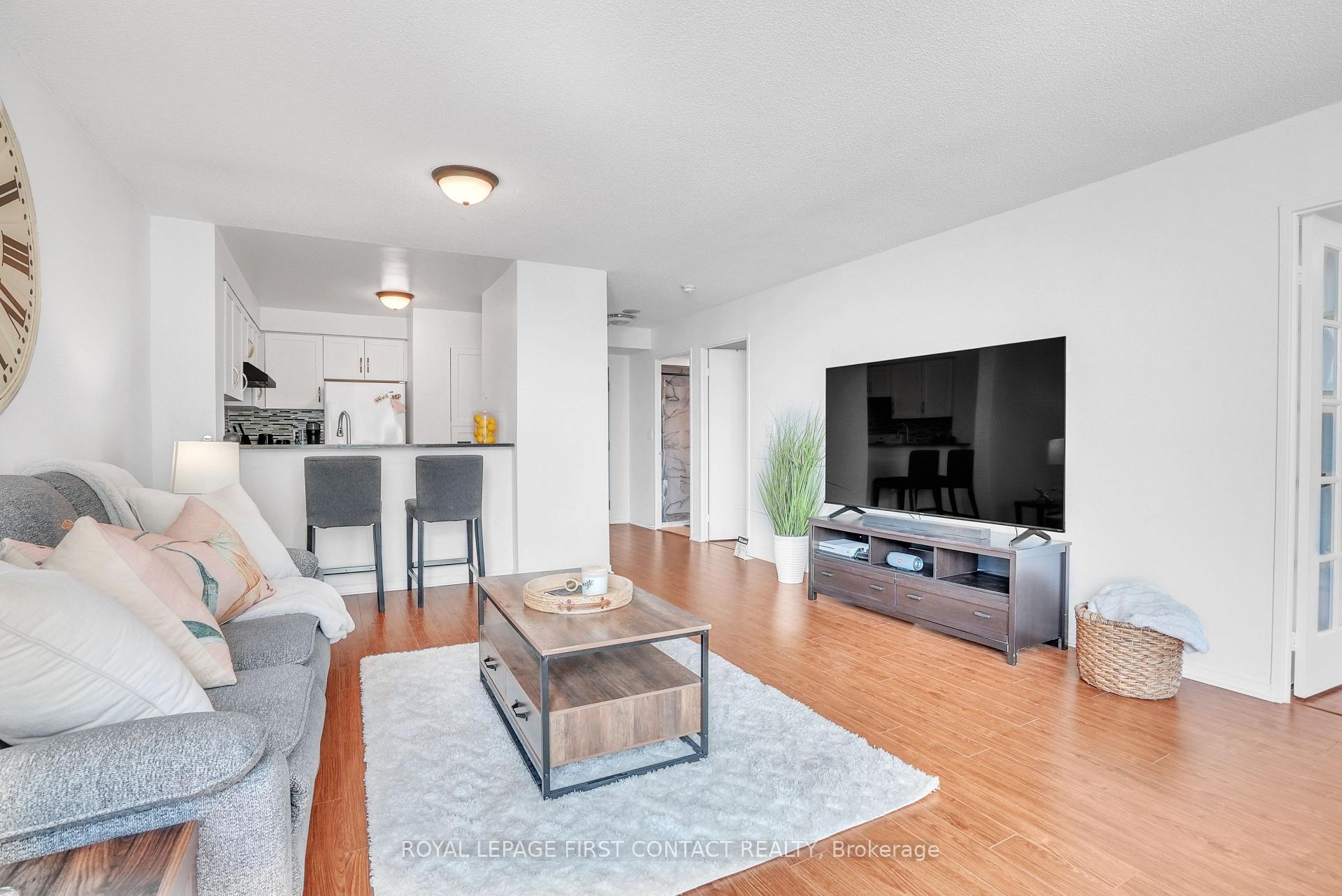 Photo 8 of Unit 908, 140 Dunlop Street E, Barrie, City Centre — HOMEH