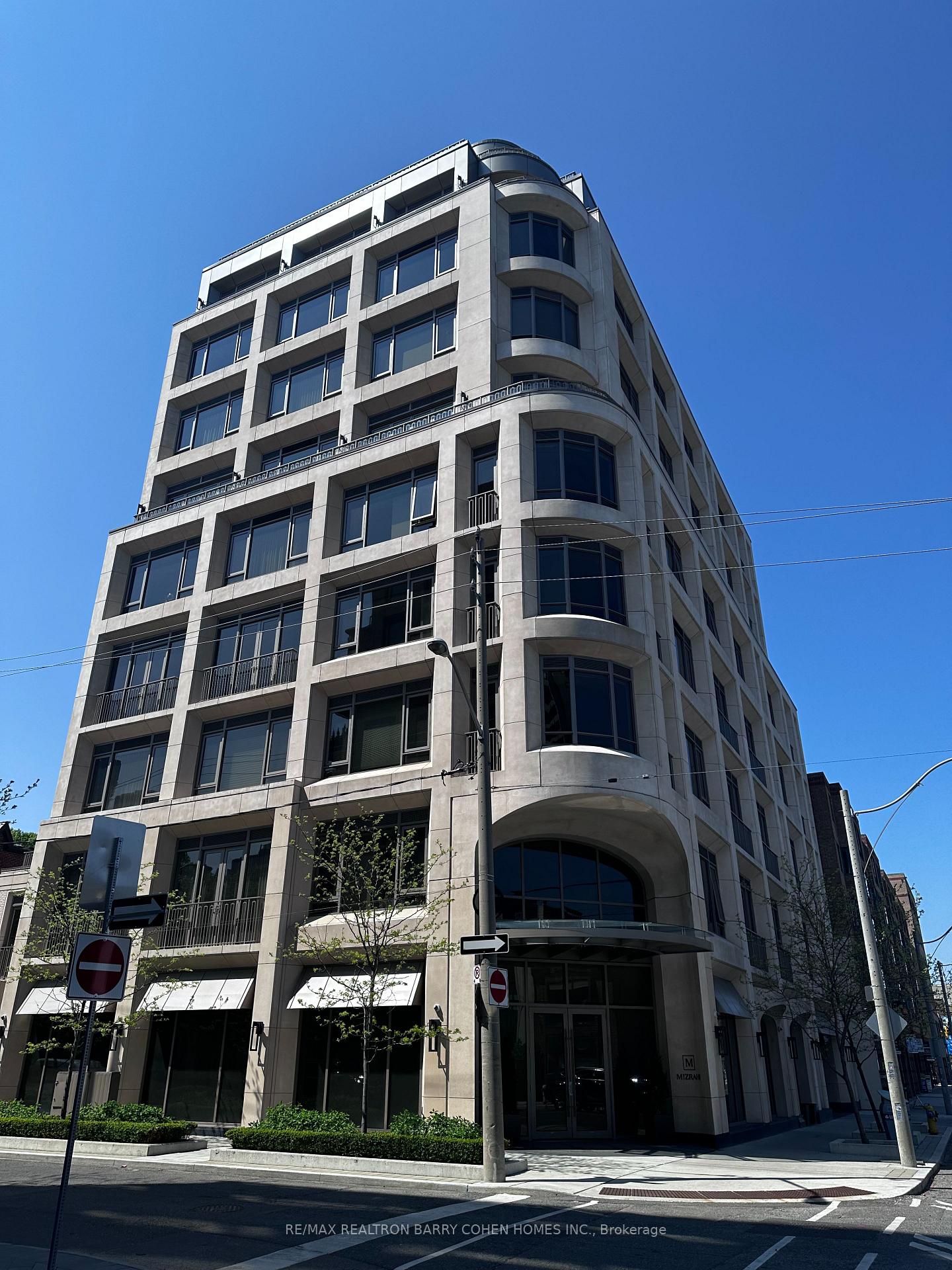 Front of Unit 404, 128 Hazelton Avenue N
