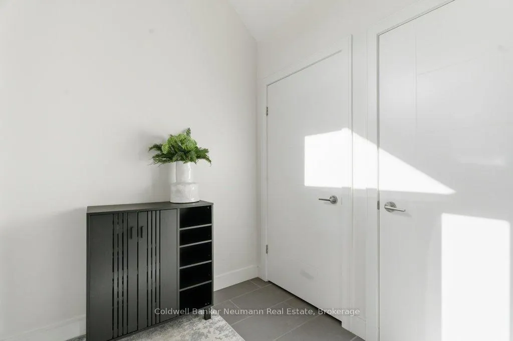 Photo 5 of Unit 14, 32 Arkell Road, Guelph, Kortright East — HOMEH