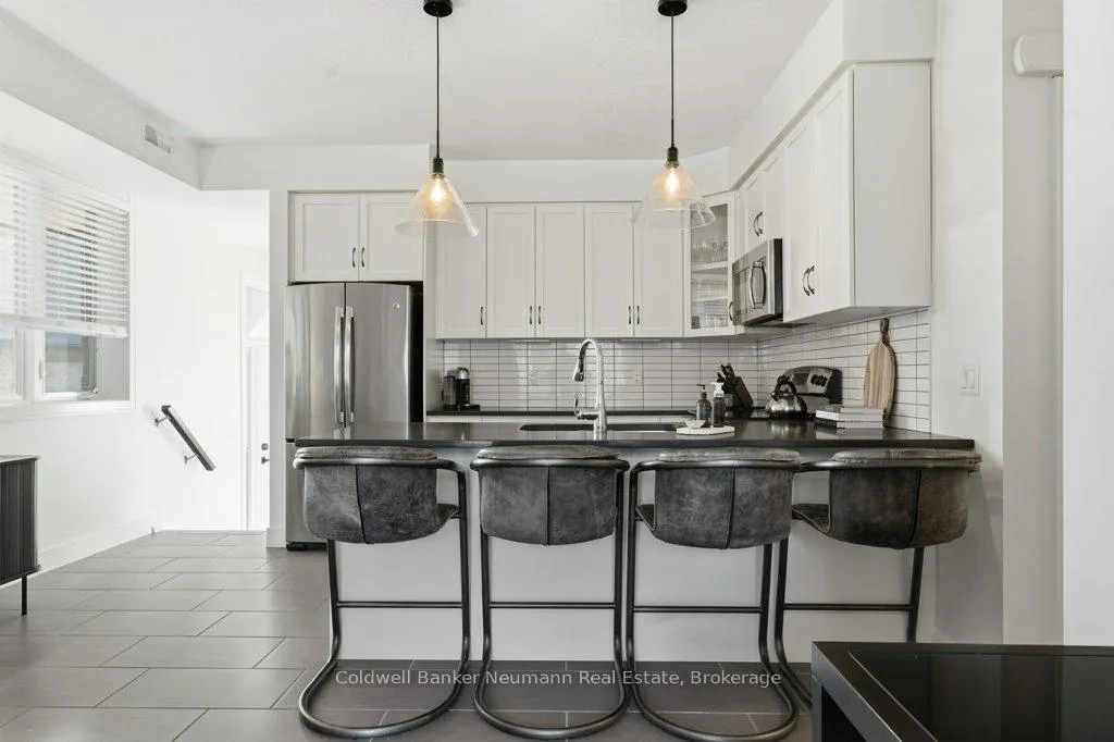Photo 8 of Unit 14, 32 Arkell Road, Guelph, Kortright East — HOMEH