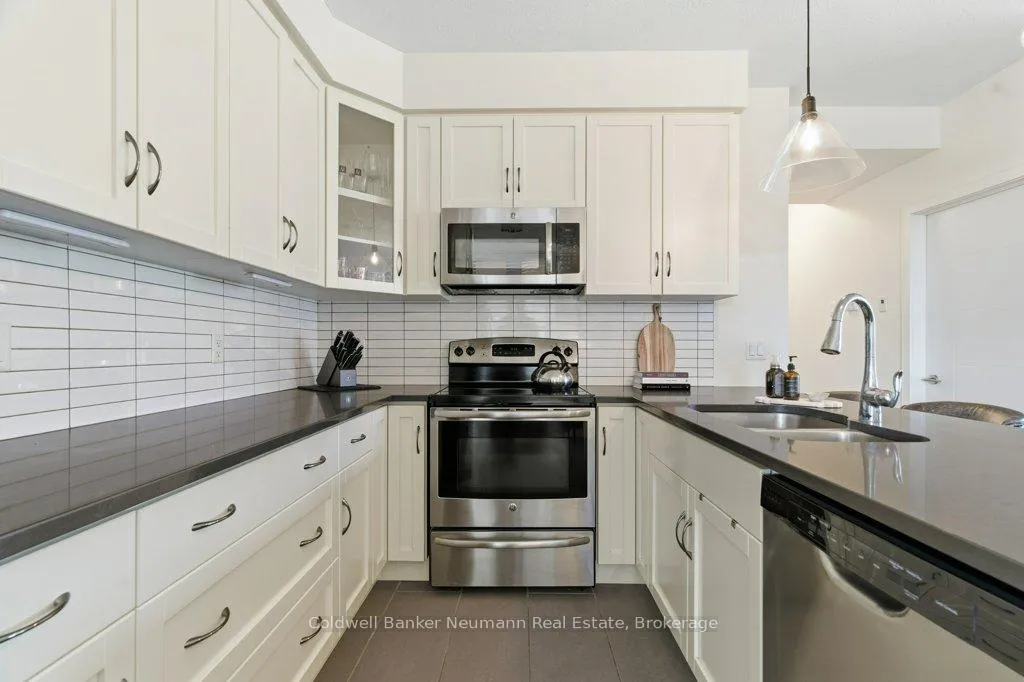 Photo 10 of Unit 14, 32 Arkell Road, Guelph, Kortright East — HOMEH