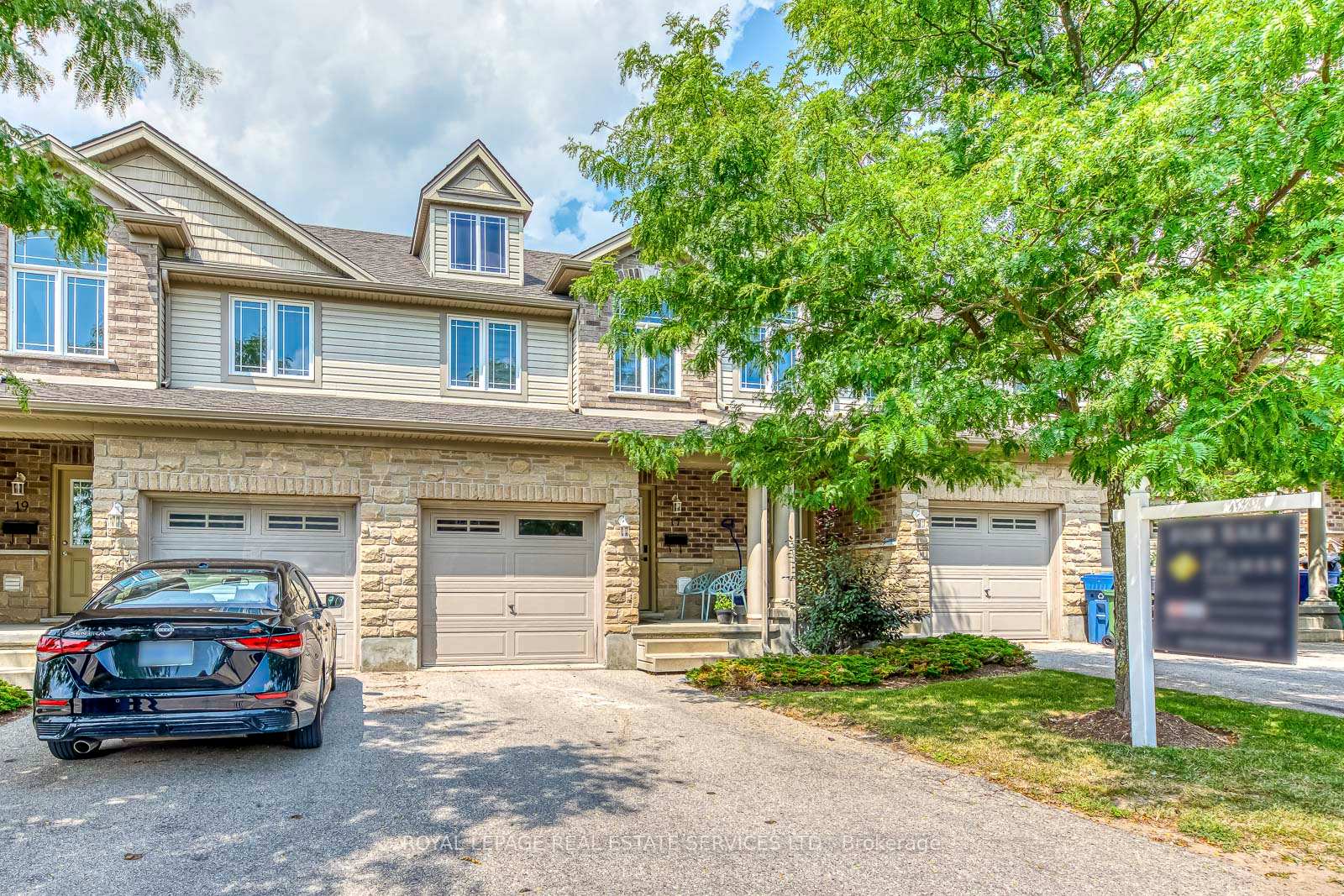 Photo 2 of 17 Katemore Drive, Guelph, Pineridge/Westminster Woods — HOMEH
