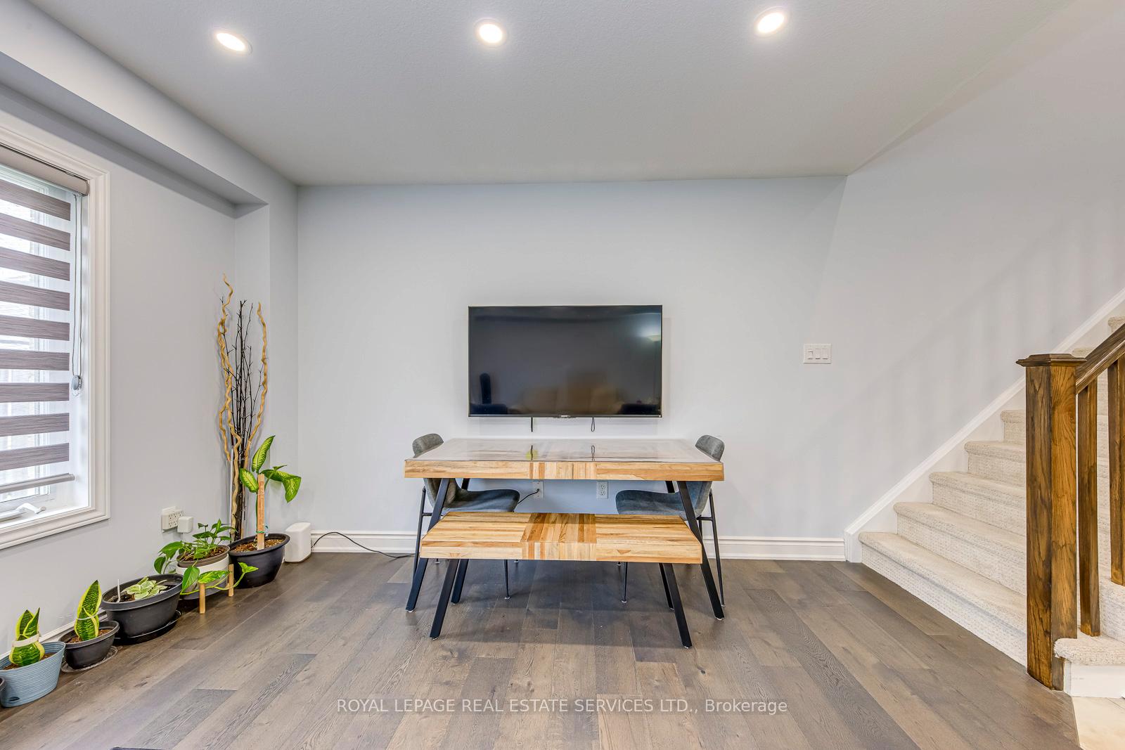 Photo 15 of 17 Katemore Drive, Guelph, Pineridge/Westminster Woods — HOMEH