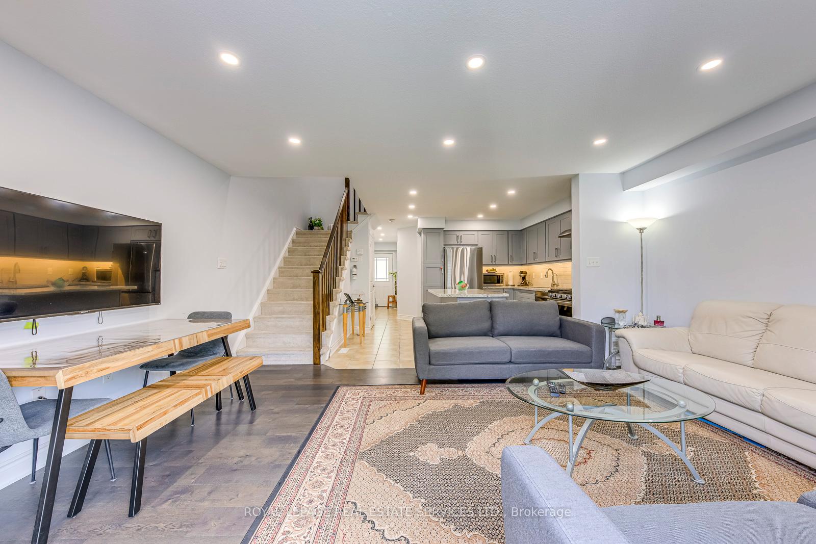 Photo 16 of 17 Katemore Drive, Guelph, Pineridge/Westminster Woods — HOMEH