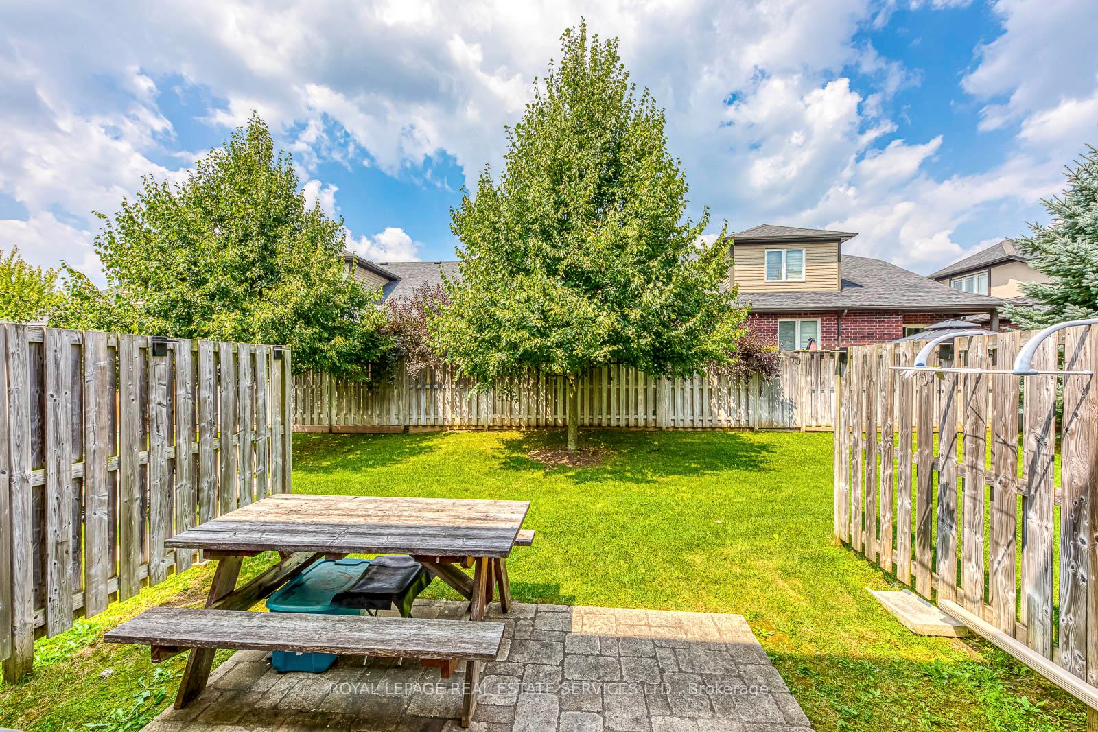 Photo 37 of 17 Katemore Drive, Guelph, Pineridge/Westminster Woods — HOMEH