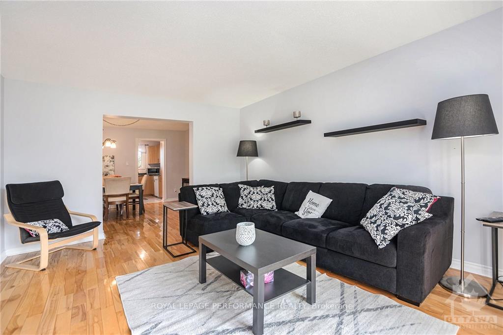 Photo 5 of 415 Kintyre, Ottawa, Carleton Square — HOMEH