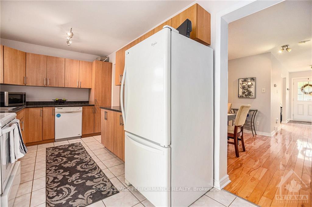 Photo 8 of 415 Kintyre, Ottawa, Carleton Square — HOMEH
