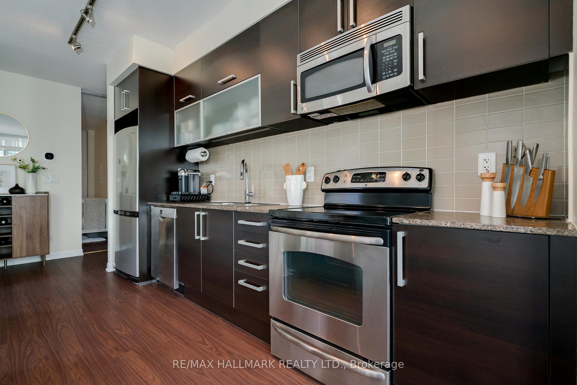 Photo 5 of Unit 1210, 205 Frederick Street, Toronto, Moss Park — HOMEH