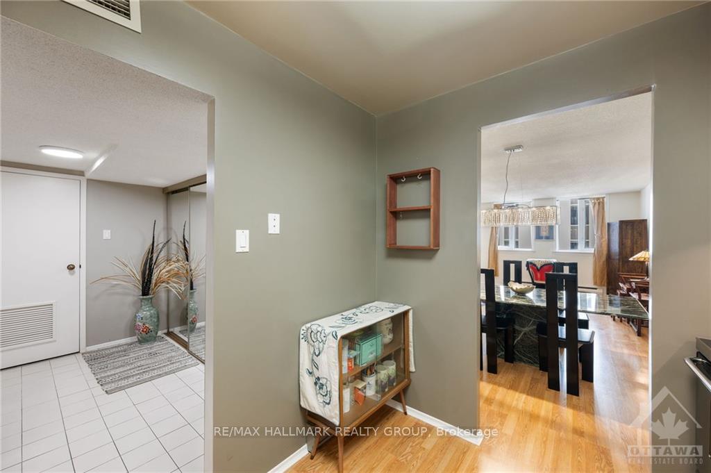 Photo 4 of Unit 1003, 18 Nepean Street, Ottawa, Ottawa Centre — HOMEH