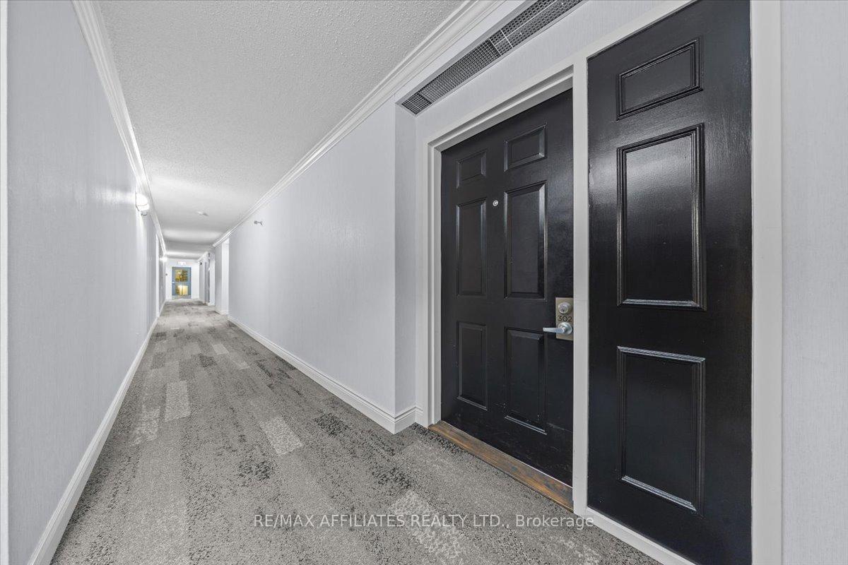 Photo 3 of Unit 302, 45 Argyle Avenue, Ottawa, Ottawa Centre/Golden Triangle — HOMEH