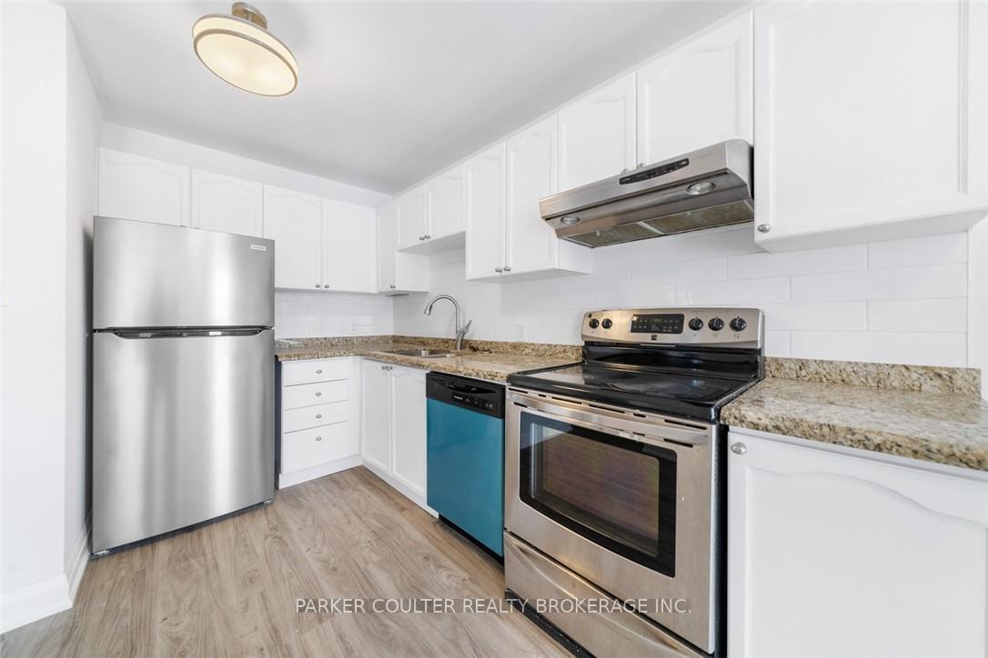 Photo 5 of Unit 18, 502 Essa Road, Barrie, Holly — HOMEH