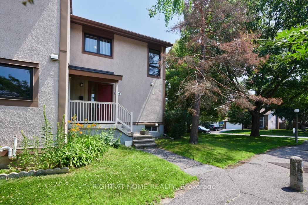 Photo 3 of Unit 92, 1913 Stonehenge Crescent S, Ottawa, Pineview — HOMEH