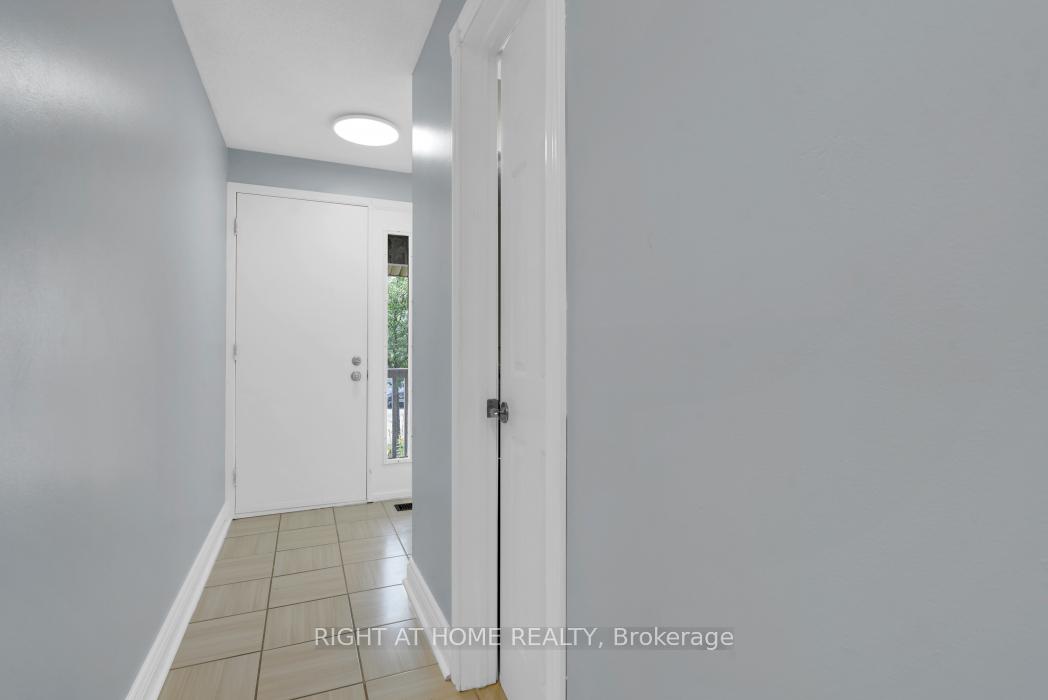 Photo 6 of Unit 92, 1913 Stonehenge Crescent S, Ottawa, Pineview — HOMEH