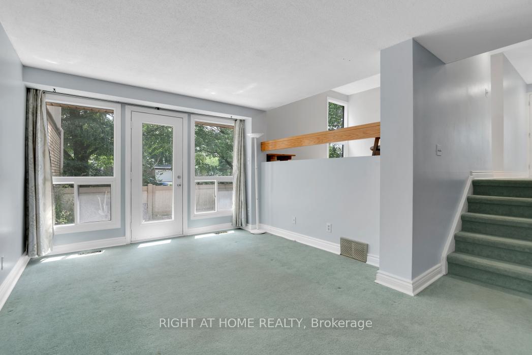 Photo 9 of Unit 92, 1913 Stonehenge Crescent S, Ottawa, Pineview — HOMEH