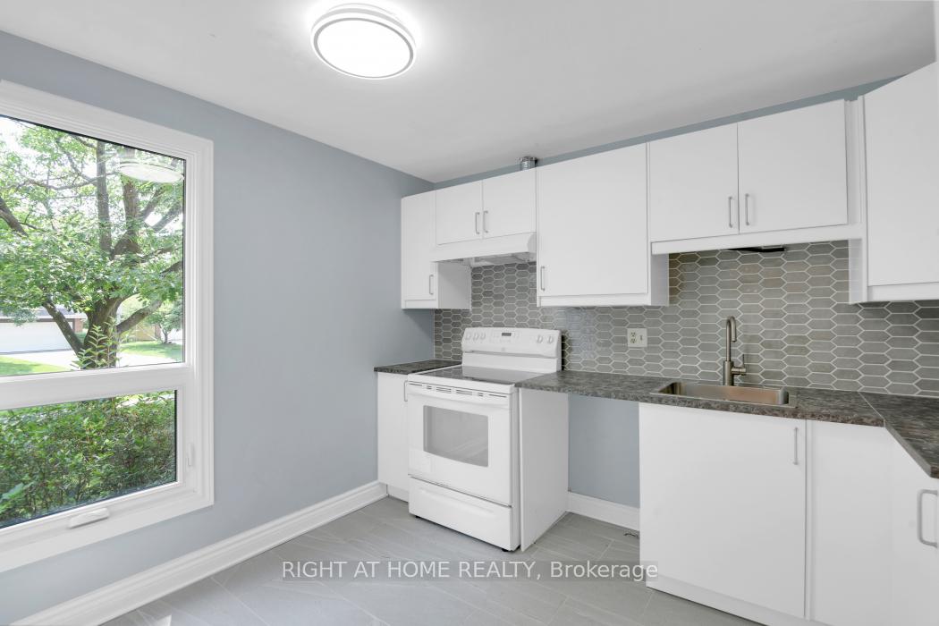 Photo 14 of Unit 92, 1913 Stonehenge Crescent S, Ottawa, Pineview — HOMEH
