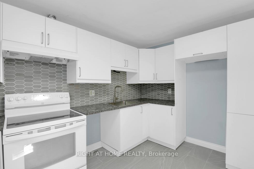 Photo 15 of Unit 92, 1913 Stonehenge Crescent S, Ottawa, Pineview — HOMEH