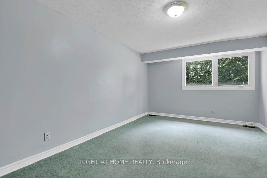 Photo 18 of Unit 92, 1913 Stonehenge Crescent S, Ottawa, Pineview — HOMEH