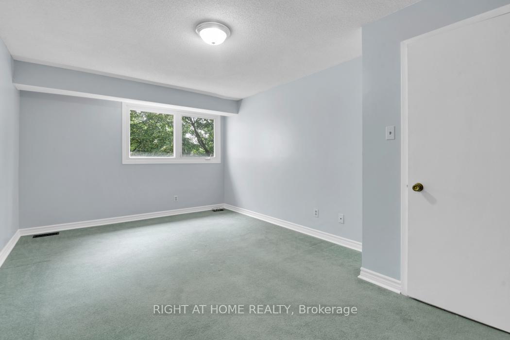 Photo 19 of Unit 92, 1913 Stonehenge Crescent S, Ottawa, Pineview — HOMEH