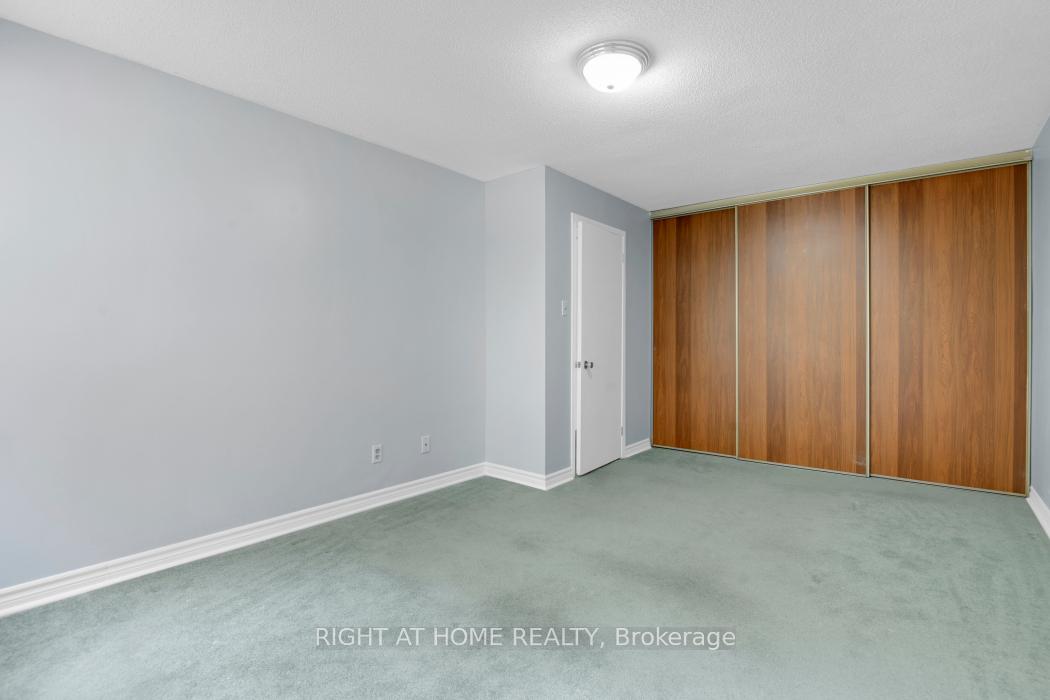 Photo 20 of Unit 92, 1913 Stonehenge Crescent S, Ottawa, Pineview — HOMEH