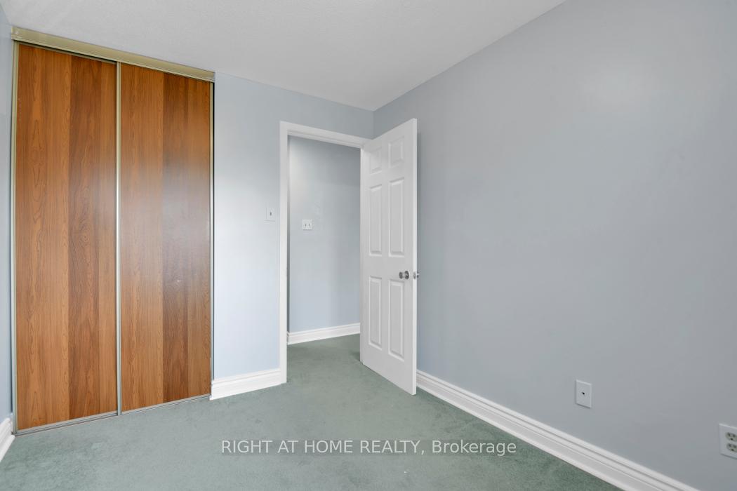 Photo 22 of Unit 92, 1913 Stonehenge Crescent S, Ottawa, Pineview — HOMEH
