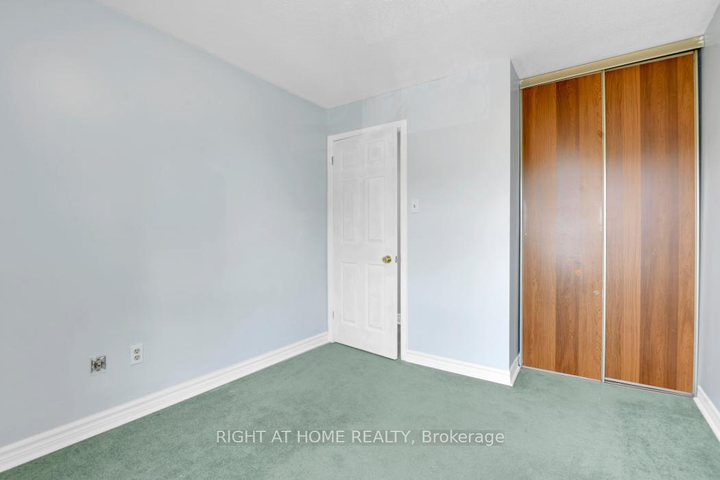 Photo 24 of Unit 92, 1913 Stonehenge Crescent S, Ottawa, Pineview — HOMEH