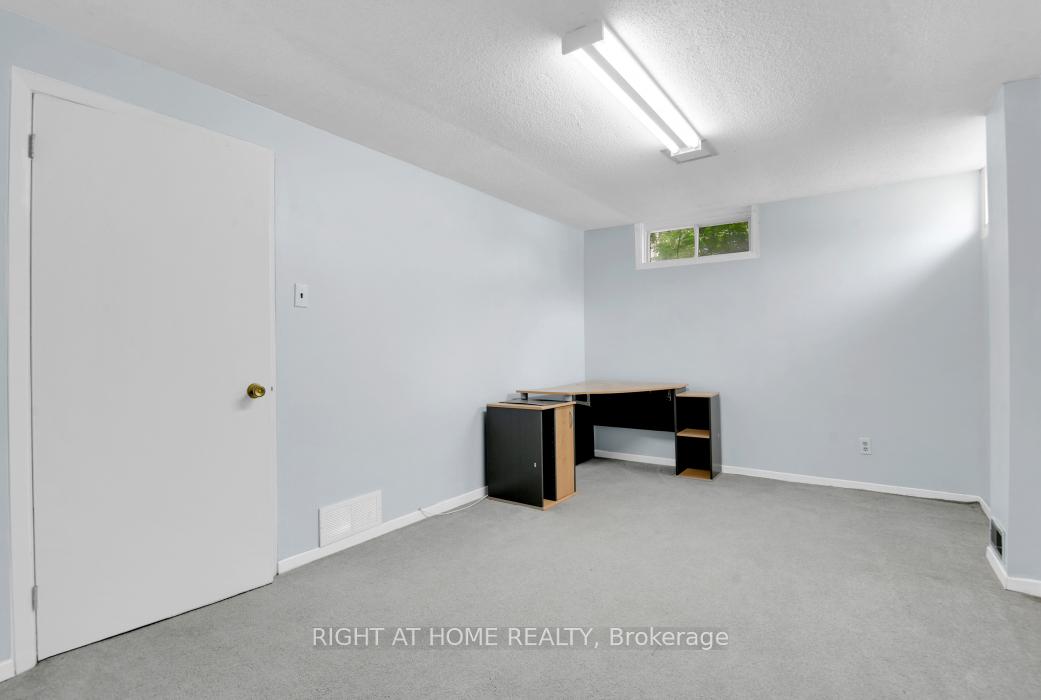 Photo 29 of Unit 92, 1913 Stonehenge Crescent S, Ottawa, Pineview — HOMEH