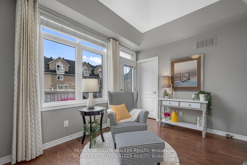 Photo 10 of 48 Edenvale Drive, Ottawa, Kanata - Beaverbrook — HOMEH