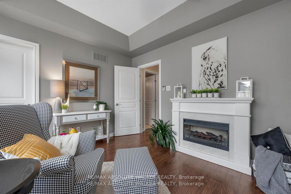Photo 12 of 48 Edenvale Drive, Ottawa, Kanata - Beaverbrook — HOMEH