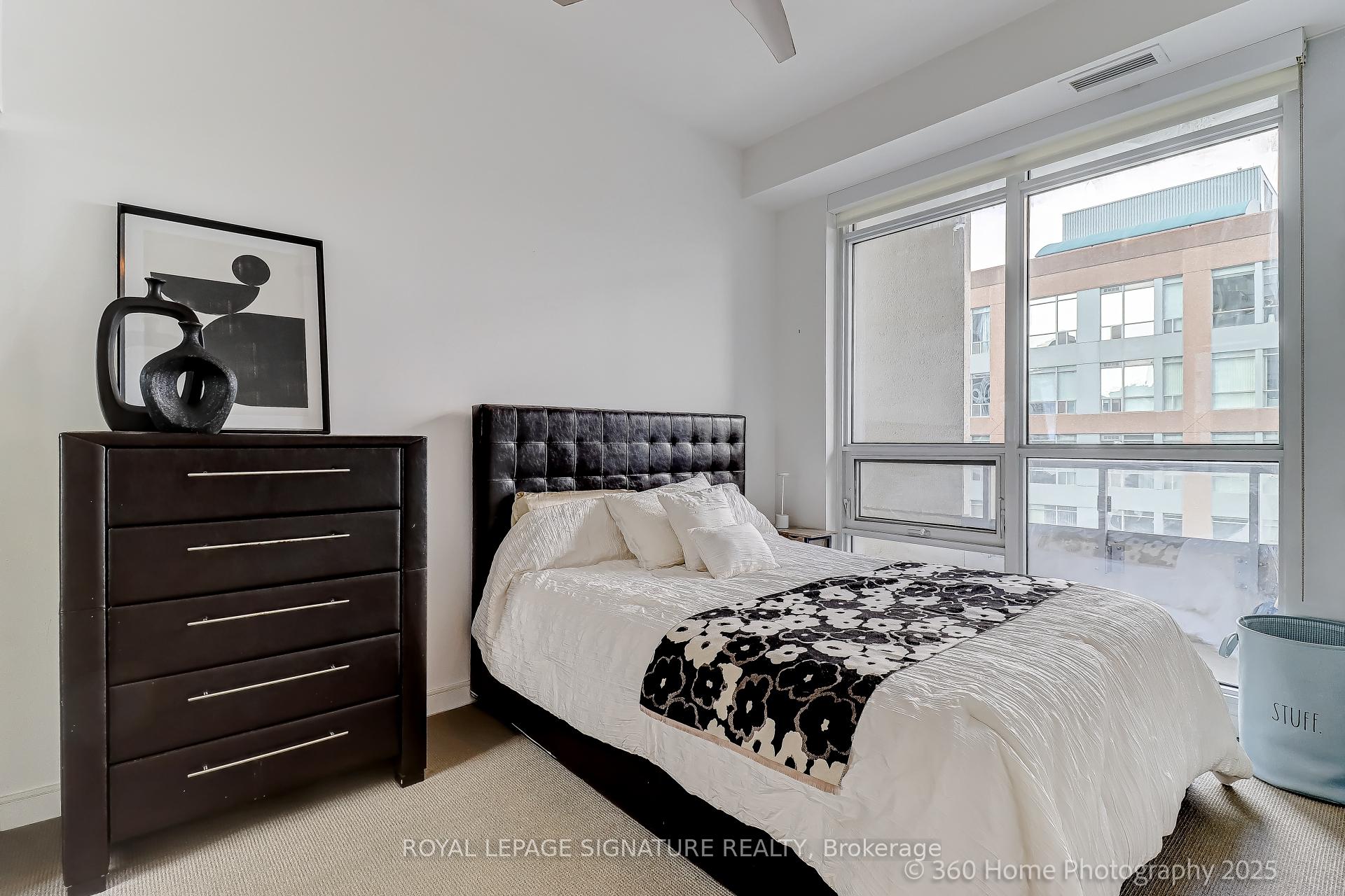 Photo 3 of Unit 2203, 88 Scott Street, Toronto, Church-Yonge Corridor — HOMEH
