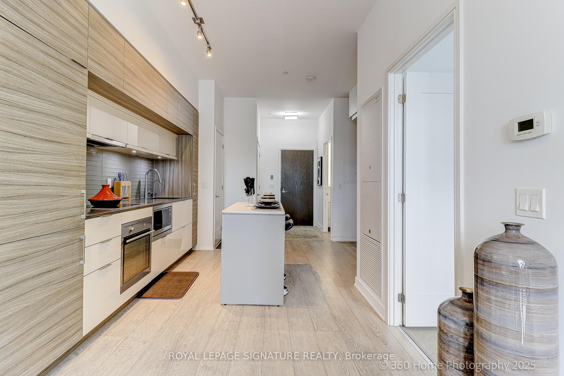 Photo 4 of Unit 2203, 88 Scott Street, Toronto, Church-Yonge Corridor — HOMEH