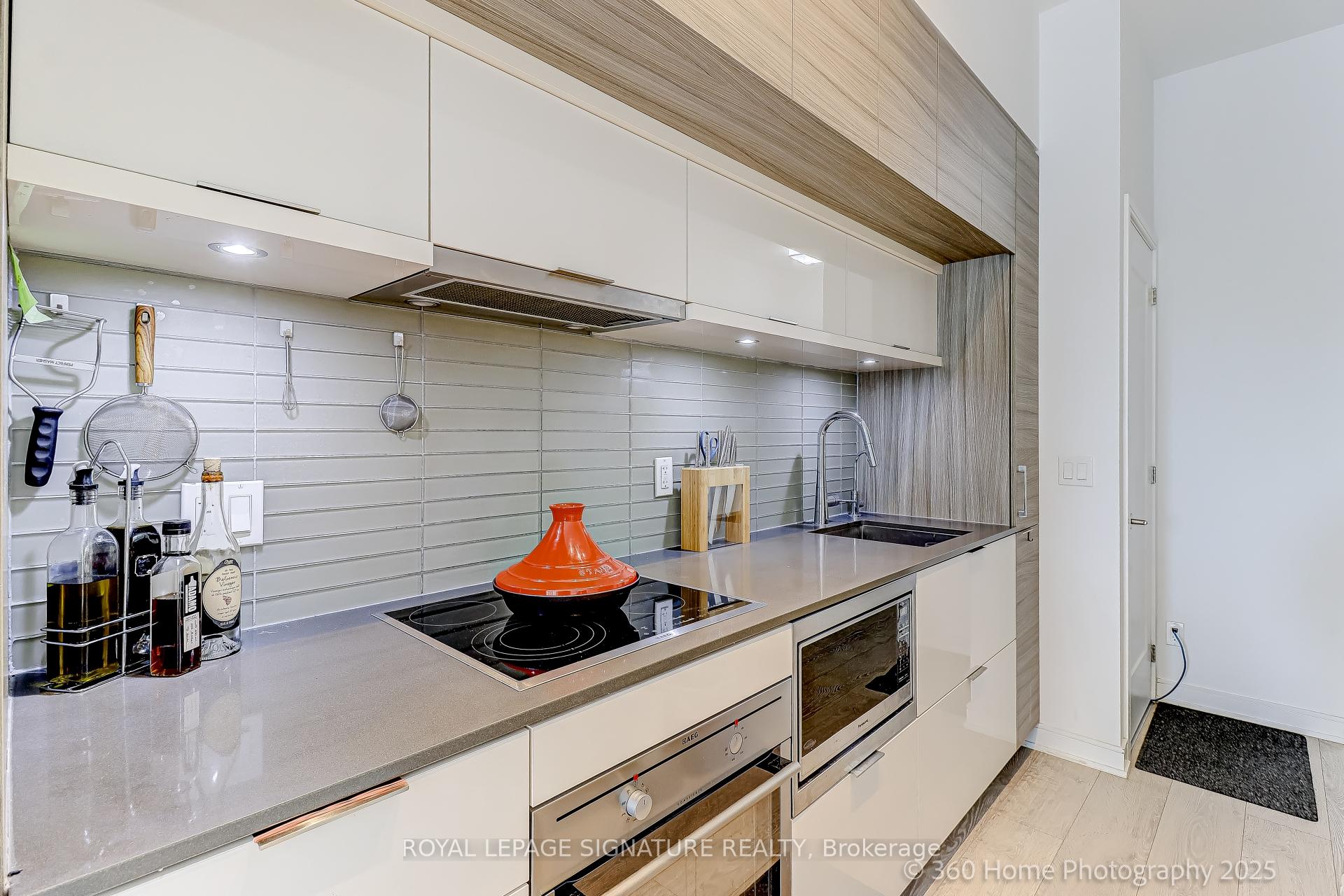 Photo 5 of Unit 2203, 88 Scott Street, Toronto, Church-Yonge Corridor — HOMEH
