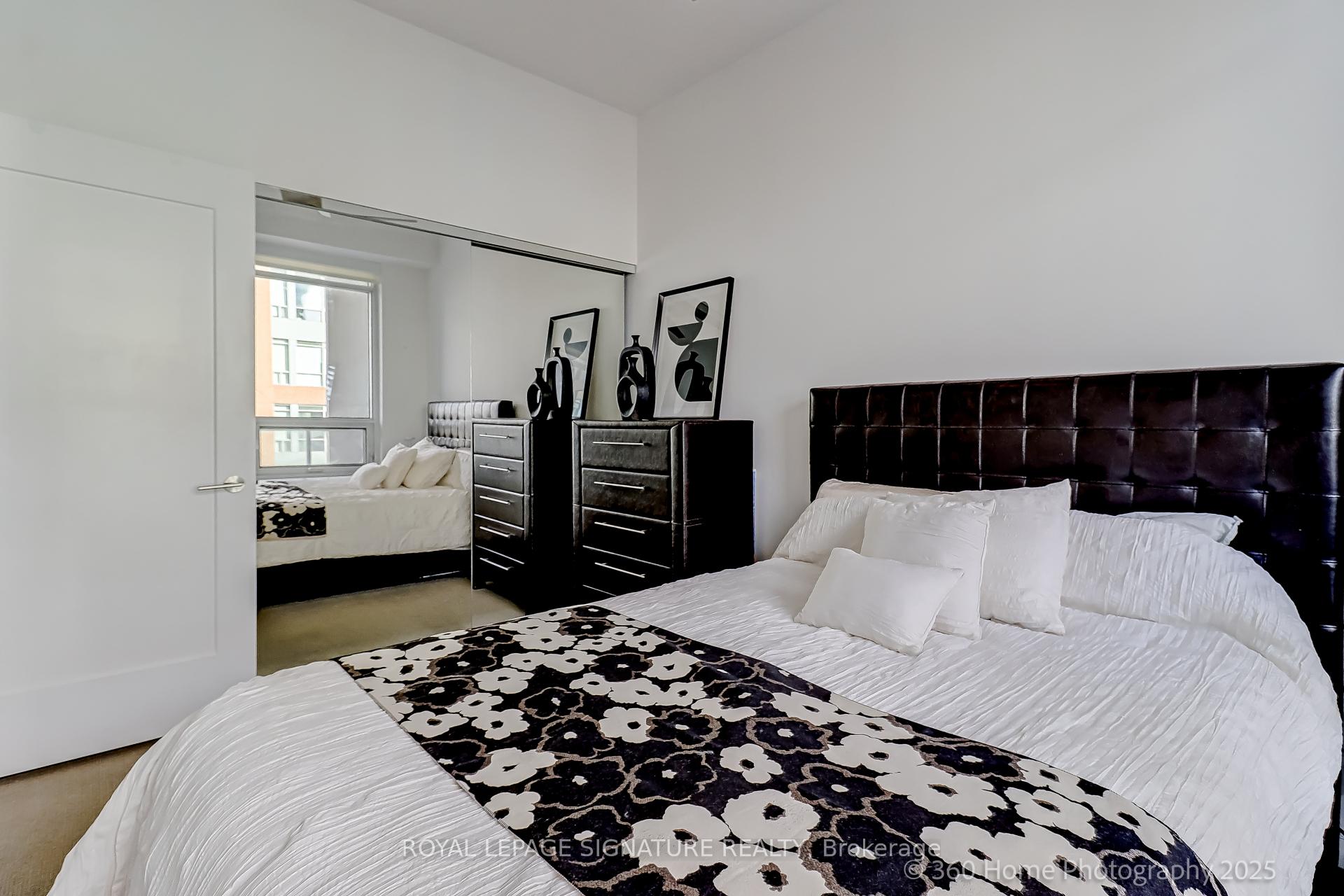 Photo 6 of Unit 2203, 88 Scott Street, Toronto, Church-Yonge Corridor — HOMEH