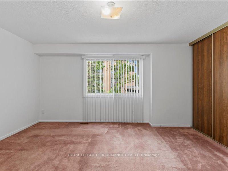 Photo 8 of Unit 167, 1512 Lassiter Terrace, Ottawa, Beaconwood — HOMEH