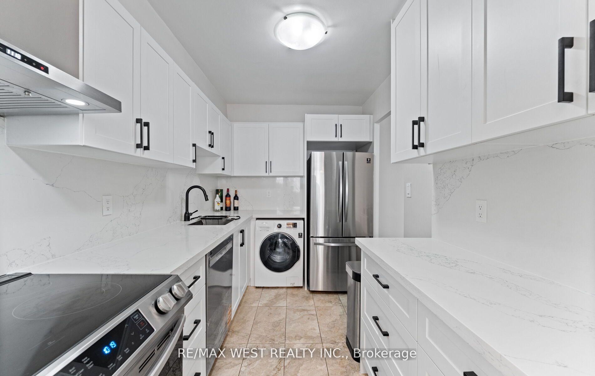 Photo 3 of Unit 2910, 5 Massey Square, Toronto, Crescent Town — HOMEH