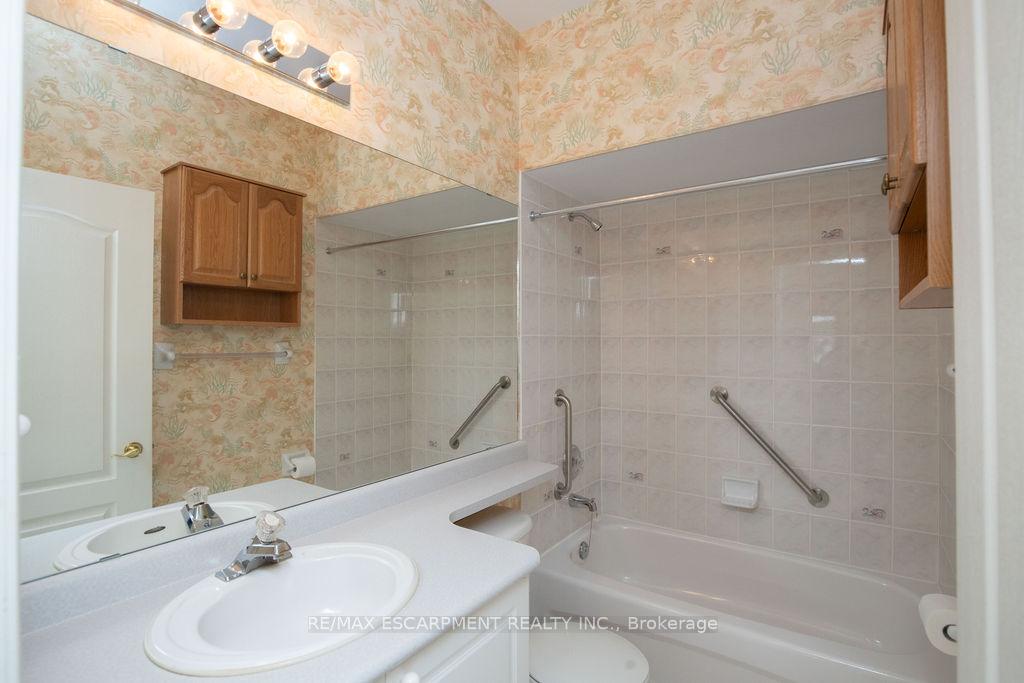 Photo 26 of Unit 13, 91 Silverbirch Boulevard, Hamilton, Villages of Glancaster — HOMEH