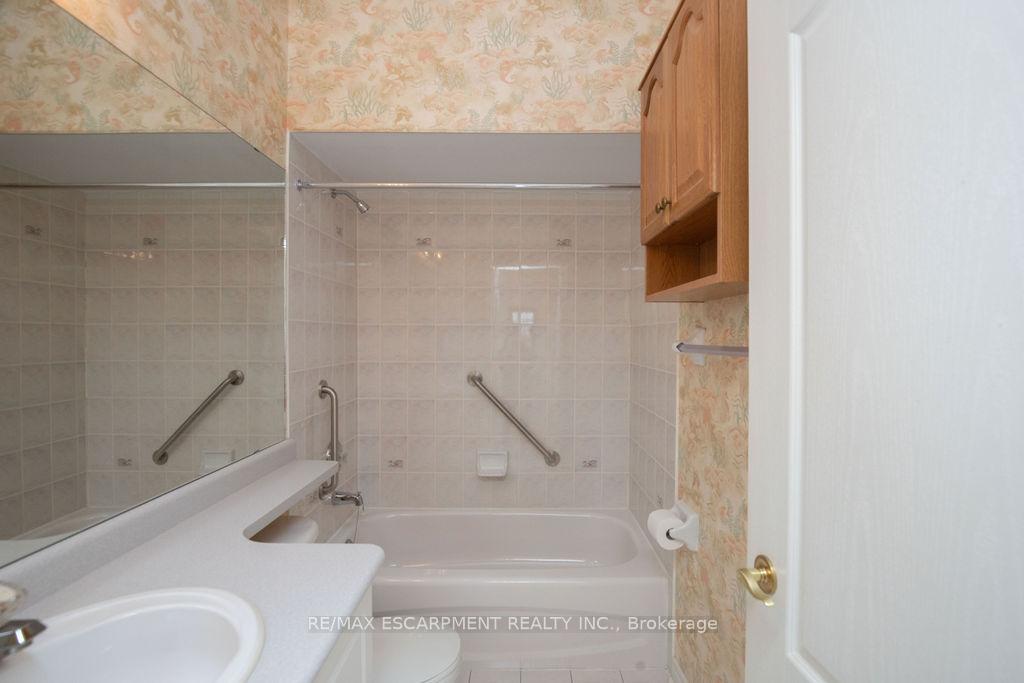 Photo 27 of Unit 13, 91 Silverbirch Boulevard, Hamilton, Villages of Glancaster — HOMEH