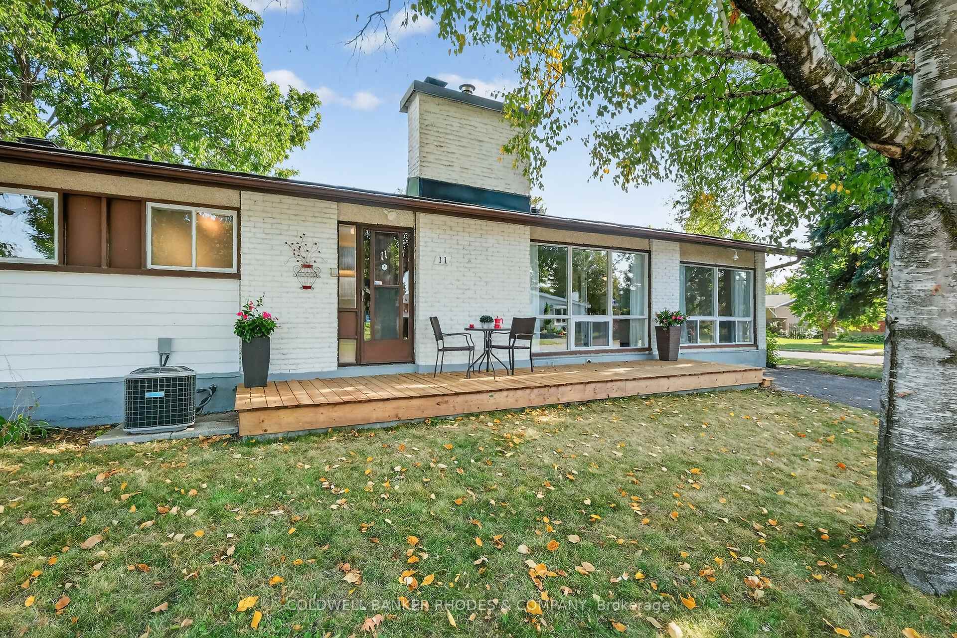 Photo 2 of 11 Willeth Avenue, Ottawa, City View/Skyline/Fisher Heights/Parkwood Hills — HOMEH