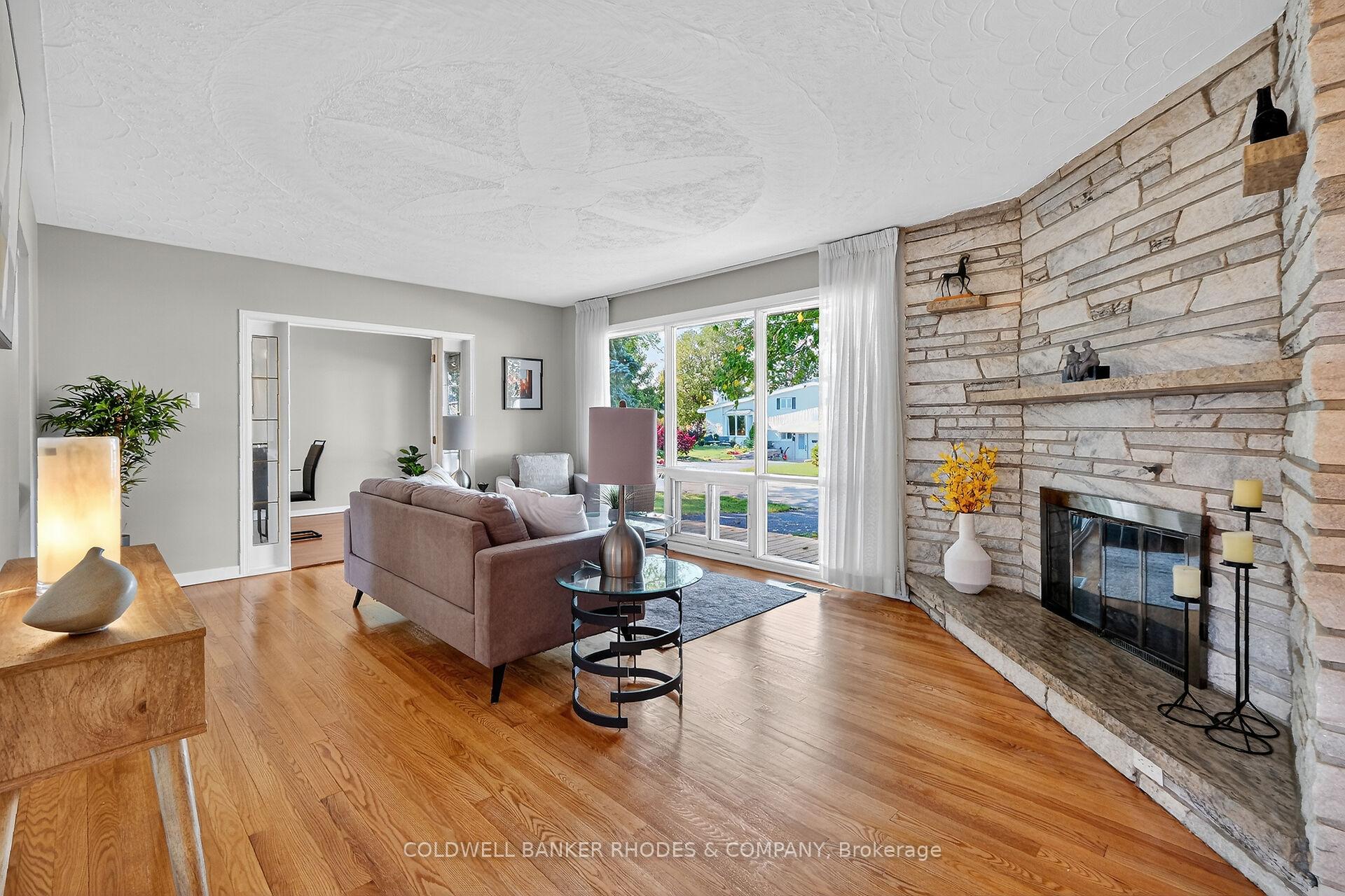 Photo 4 of 11 Willeth Avenue, Ottawa, City View/Skyline/Fisher Heights/Parkwood Hills — HOMEH